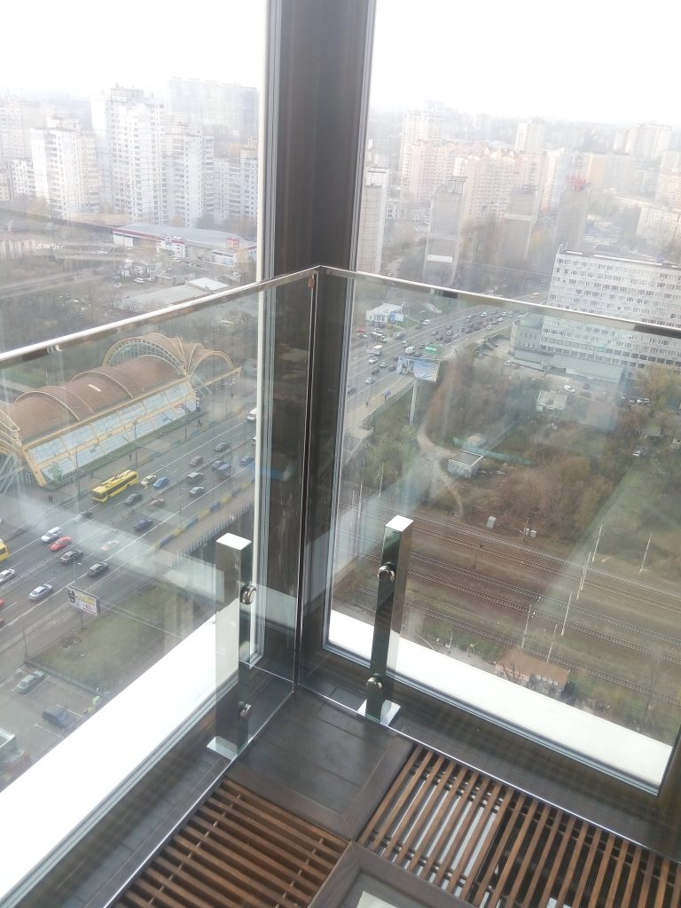 perila-na-balkon-kiev-oblast